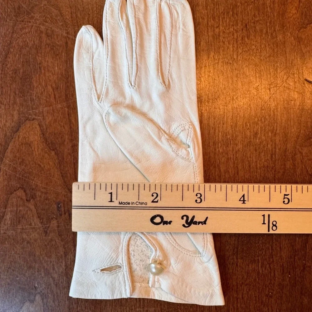 Lot of 3 VTG White Leather Gloves Women  SMALL ? Pearl Beaded Formal Wedding